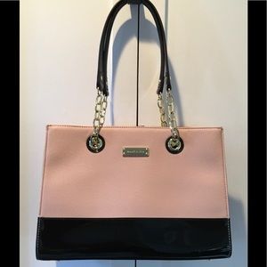 SUPER CUTE! 💖 Anne Klein Shoulder Bag